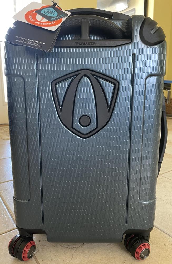 MaxPorter II Carry-On 22" Hardside Spinner Luggage - Customer Photo From Suz BurkeSuz Burke
