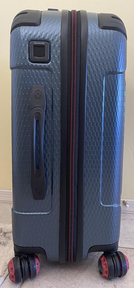 MaxPorter II Carry-On 22" Hardside Spinner Luggage - Customer Photo From Suz BurkeSuz Burke