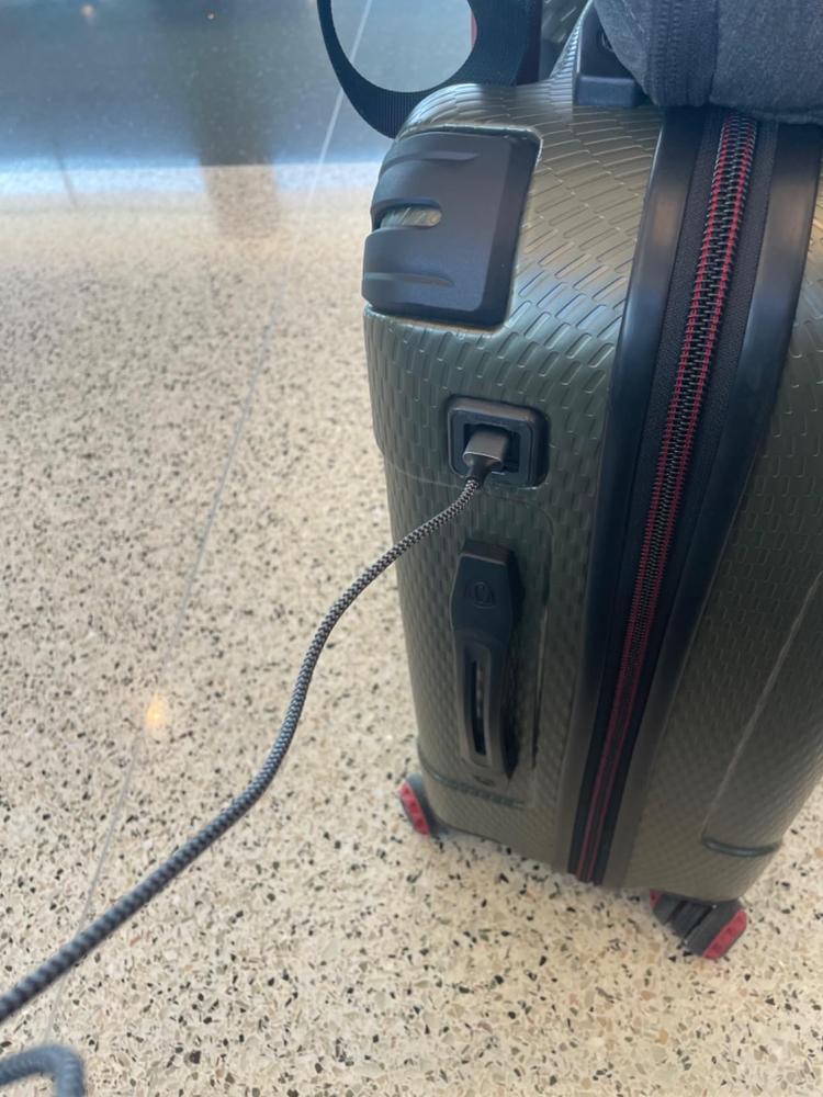 MaxPorter II Carry-On 22" Hardside Spinner Luggage - Customer Photo From The Girl UtahThe Girl Utah