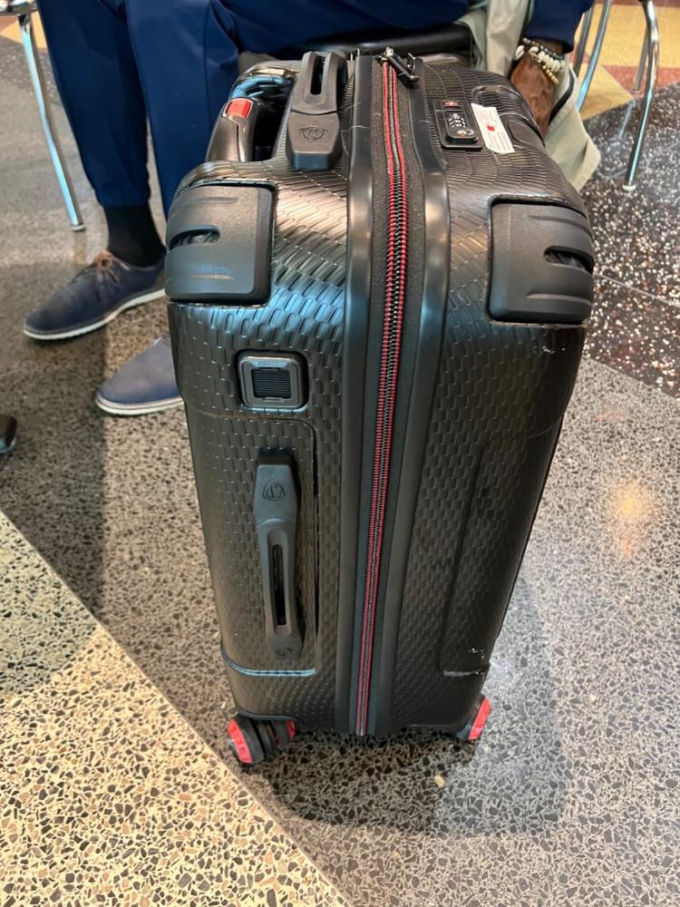 MaxPorter II Carry-On 22" Hardside Spinner Luggage - Customer Photo From _ItsJustKrys__ItsJustKrys_
