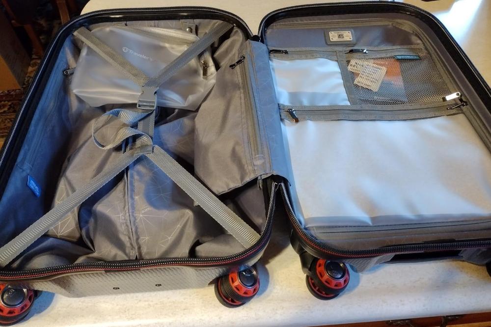 MaxPorter II Carry-On 22" Hardside Spinner Luggage - Customer Photo From SteveSteve