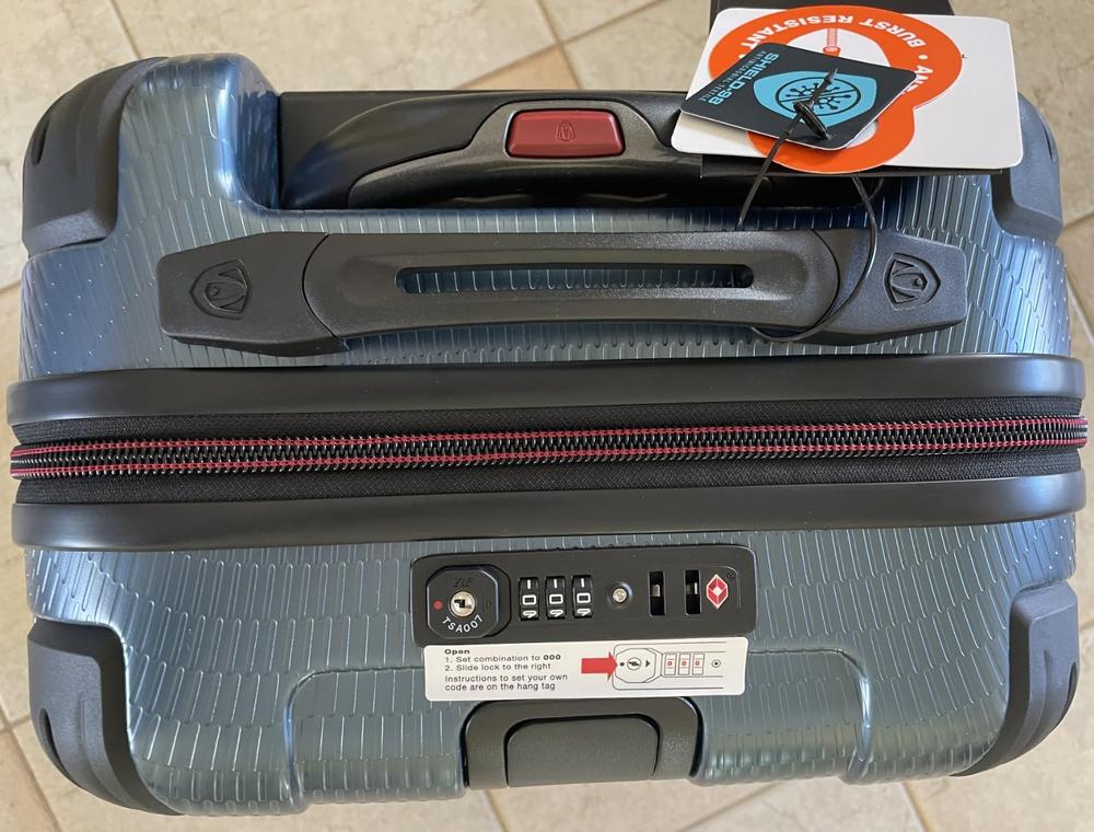 MaxPorter II Carry-On 22" Hardside Spinner Luggage - Customer Photo From Suz BurkeSuz Burke
